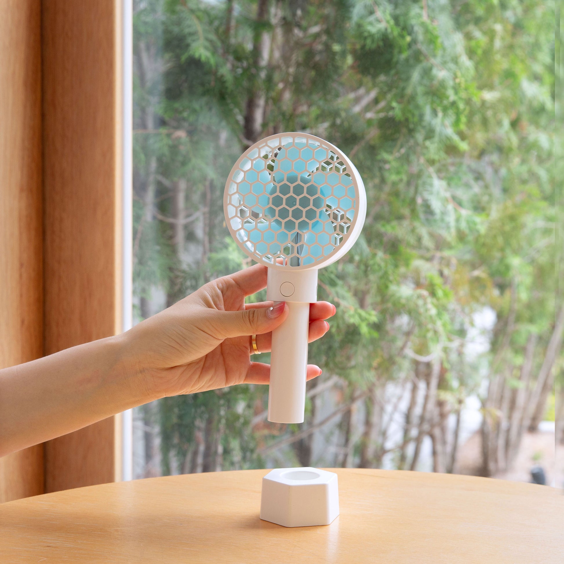 Honeycomb Faced Panel Handy Mini Fan with Cradle - Coolean