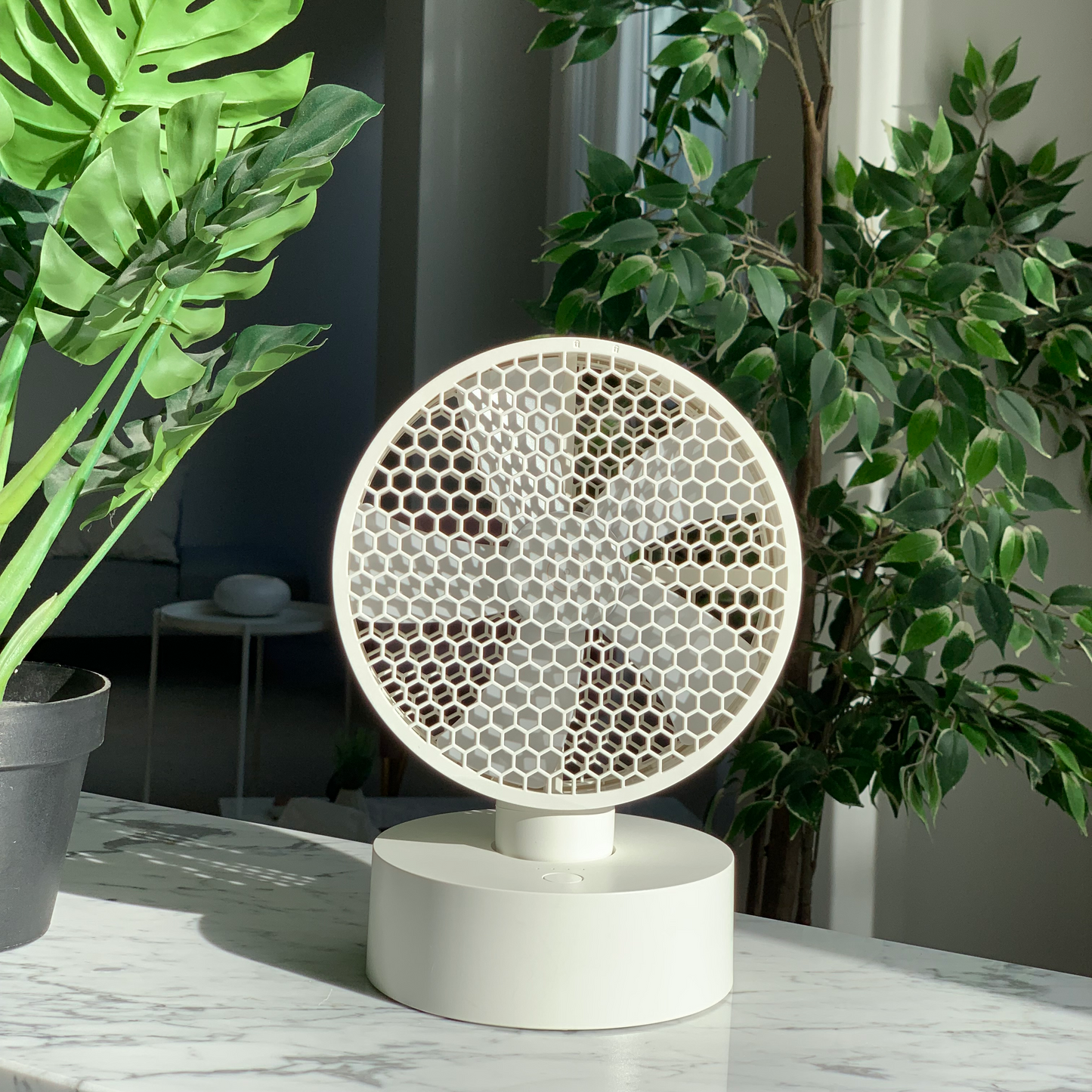 Honeycomb Faced Panel Oscillating Desk Fan - Coolean